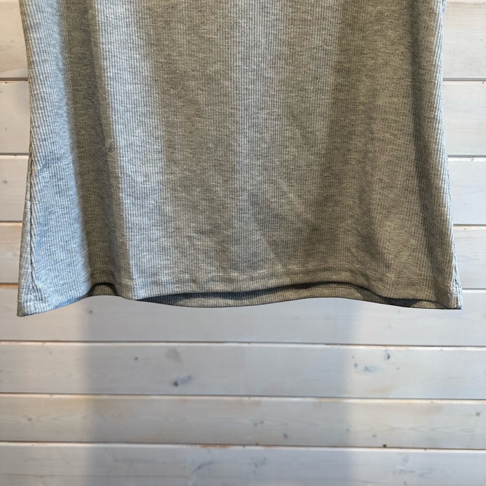 Grey Ribbed Sleeveless Tank Top - Picture 3 of 5